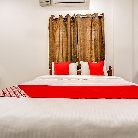 Hotel Oyo 69625 Mayuraa Residency Kumbakonam Exterior foto