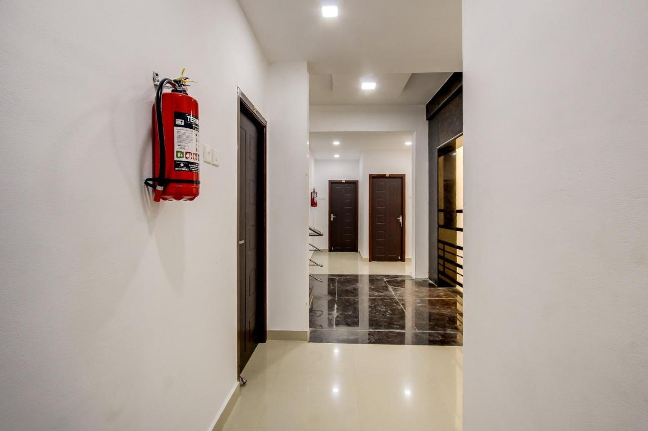 Hotel Oyo 69625 Mayuraa Residency Kumbakonam Exterior foto