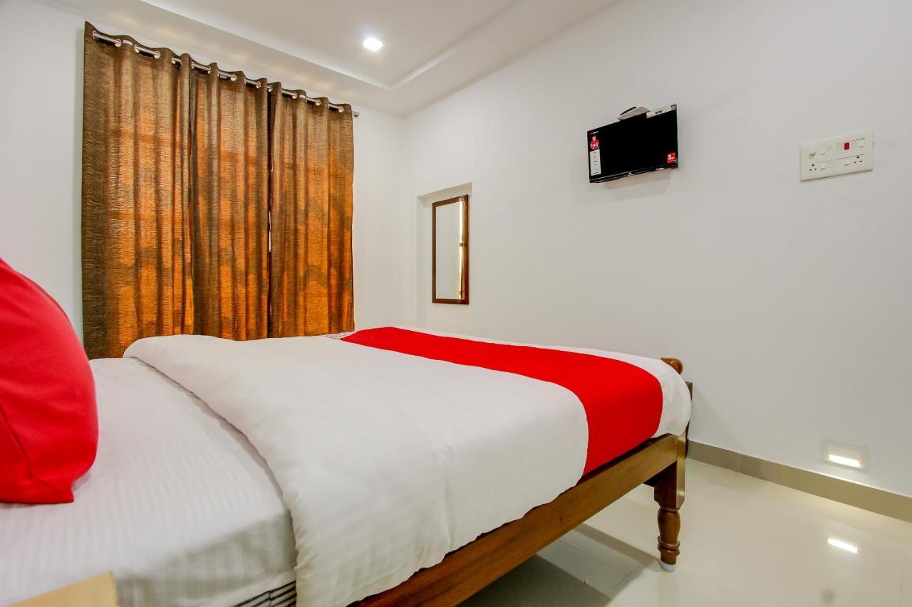 Hotel Oyo 69625 Mayuraa Residency Kumbakonam Exterior foto