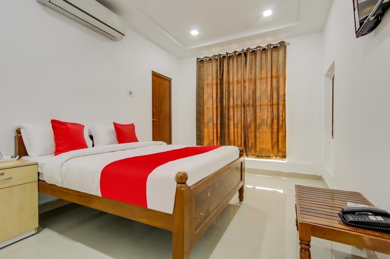 Hotel Oyo 69625 Mayuraa Residency Kumbakonam Exterior foto