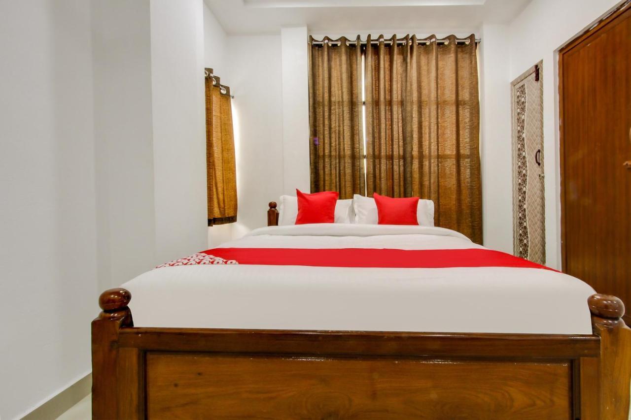Hotel Oyo 69625 Mayuraa Residency Kumbakonam Exterior foto