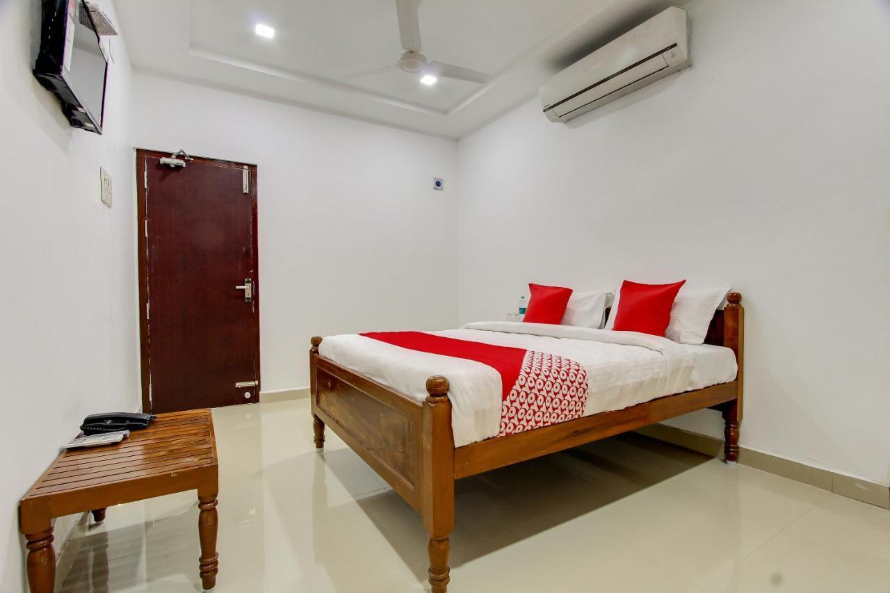 Hotel Oyo 69625 Mayuraa Residency Kumbakonam Exterior foto