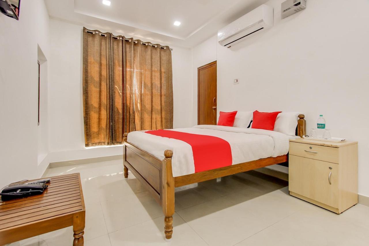 Hotel Oyo 69625 Mayuraa Residency Kumbakonam Exterior foto
