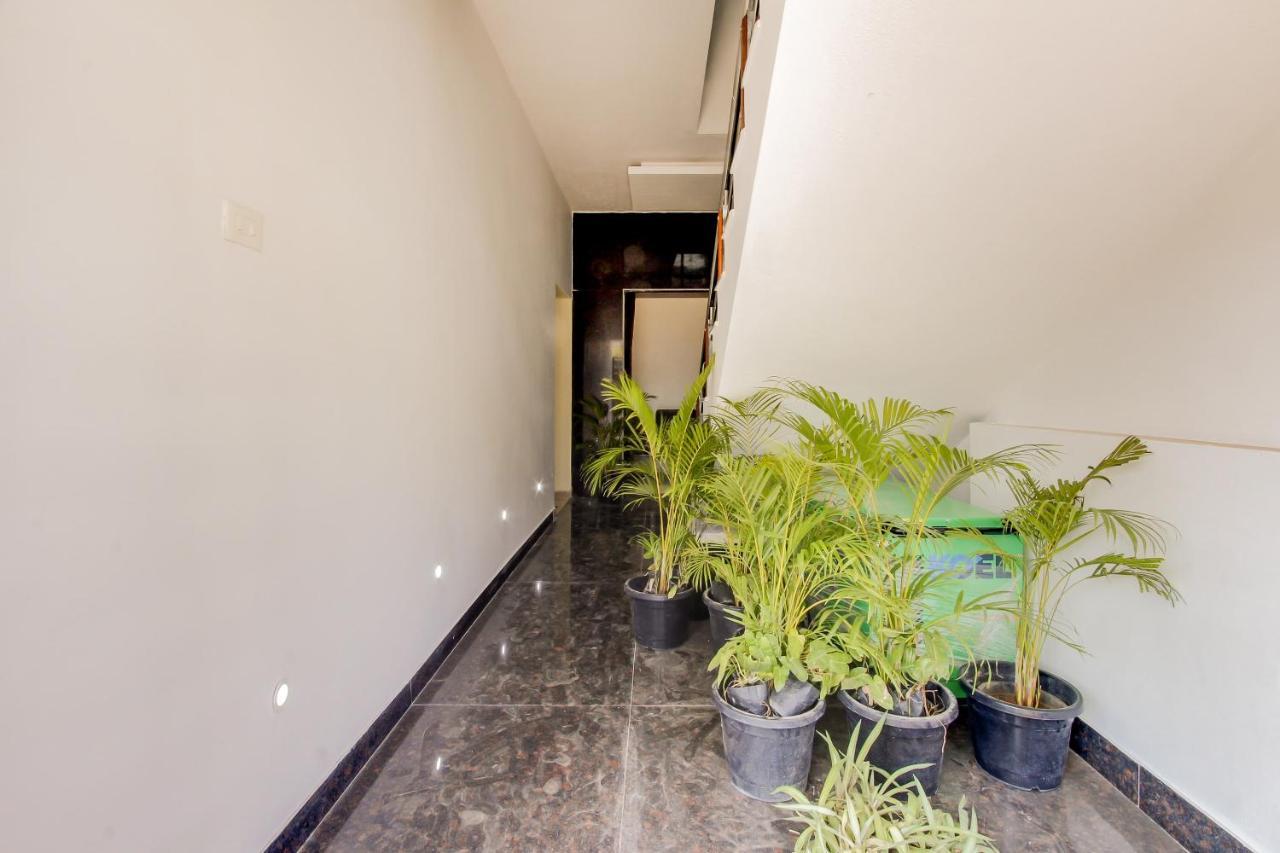 Hotel Oyo 69625 Mayuraa Residency Kumbakonam Exterior foto