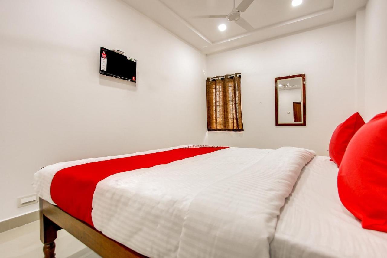 Hotel Oyo 69625 Mayuraa Residency Kumbakonam Exterior foto