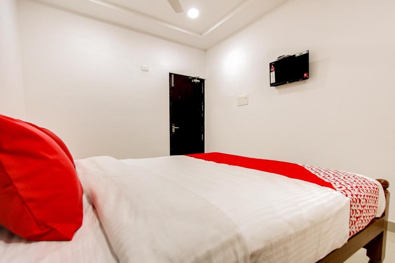 Hotel Oyo 69625 Mayuraa Residency Kumbakonam Exterior foto