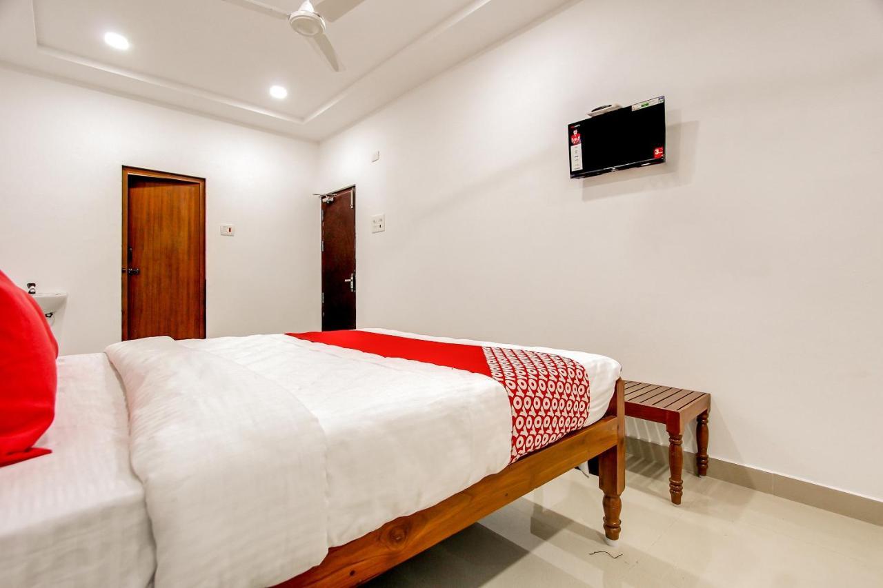 Hotel Oyo 69625 Mayuraa Residency Kumbakonam Exterior foto