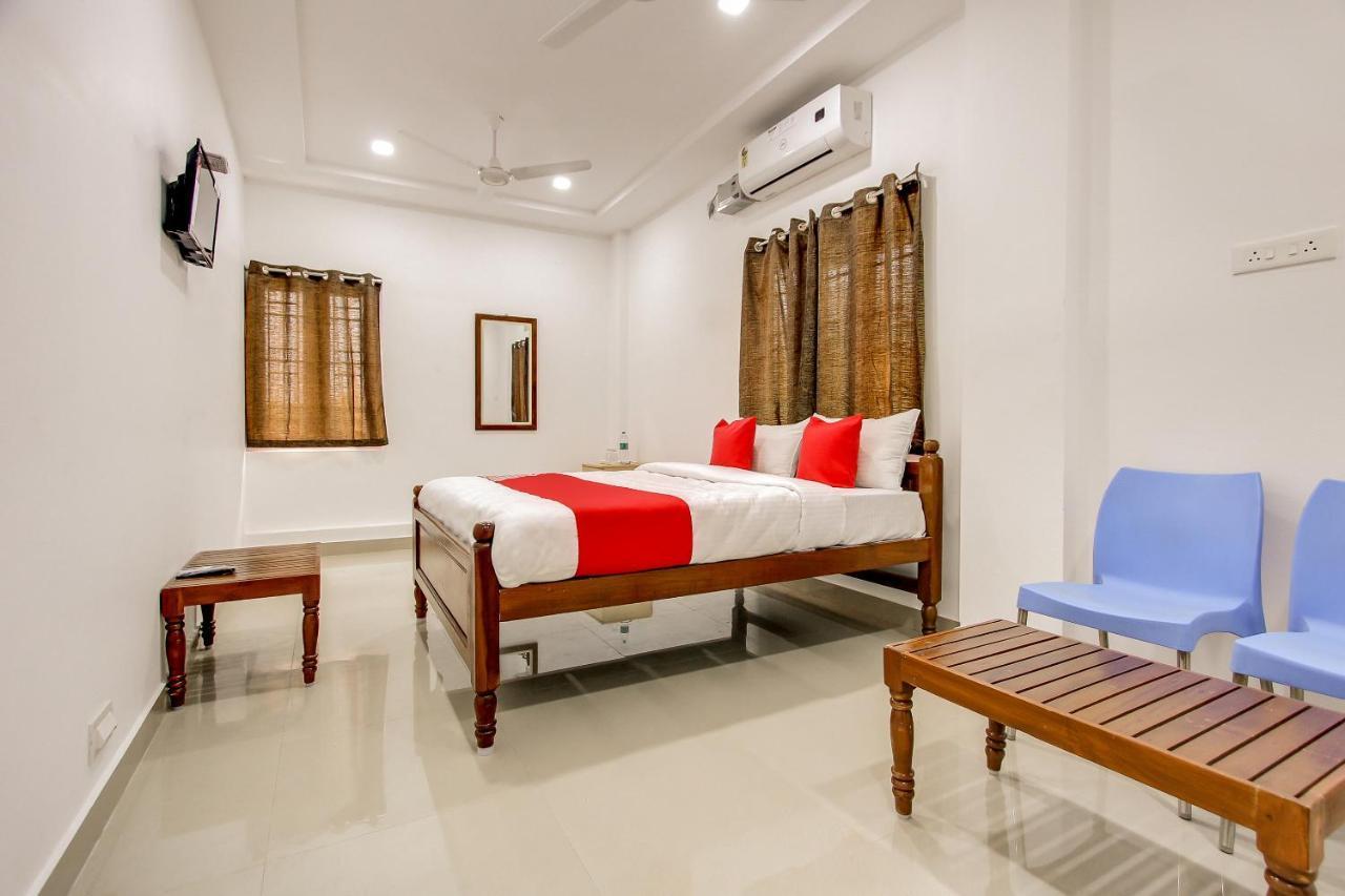 Hotel Oyo 69625 Mayuraa Residency Kumbakonam Exterior foto
