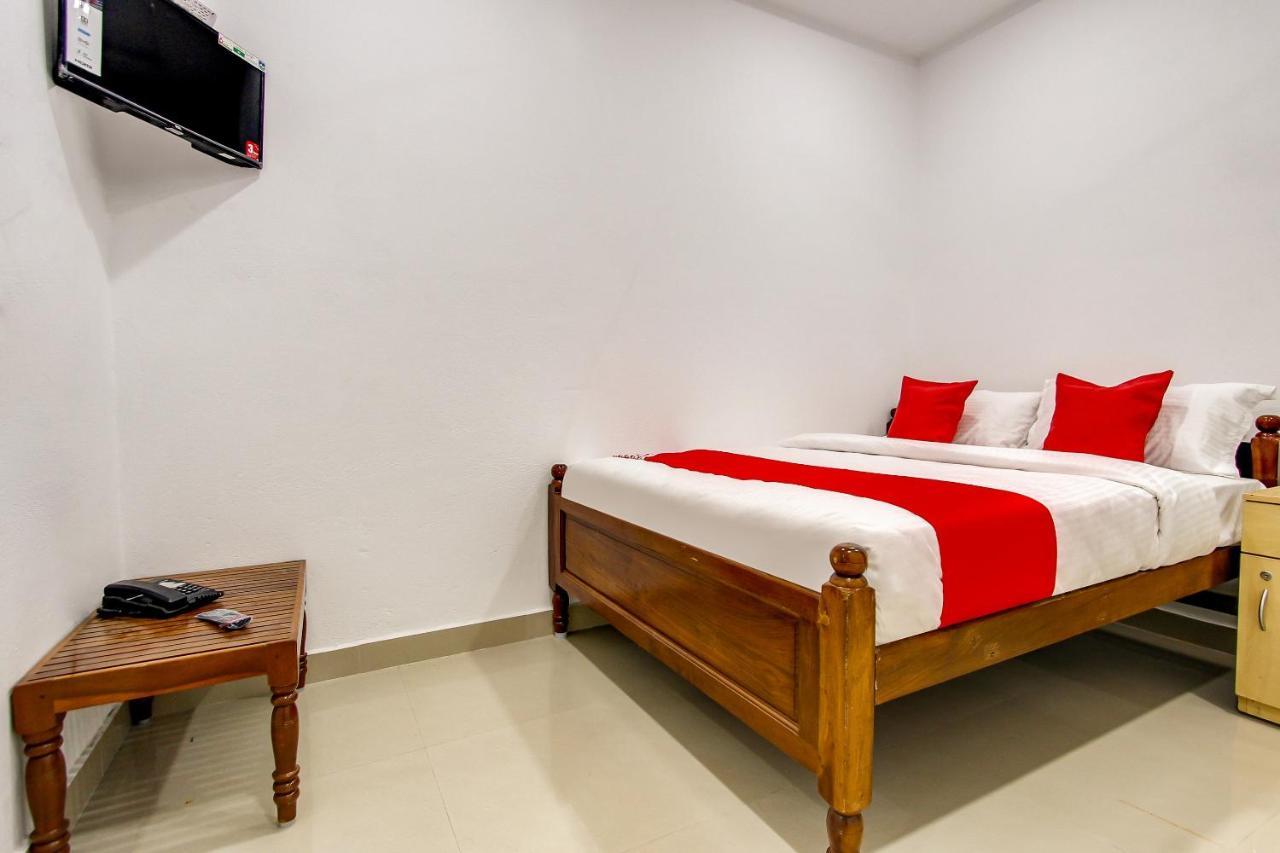 Hotel Oyo 69625 Mayuraa Residency Kumbakonam Exterior foto