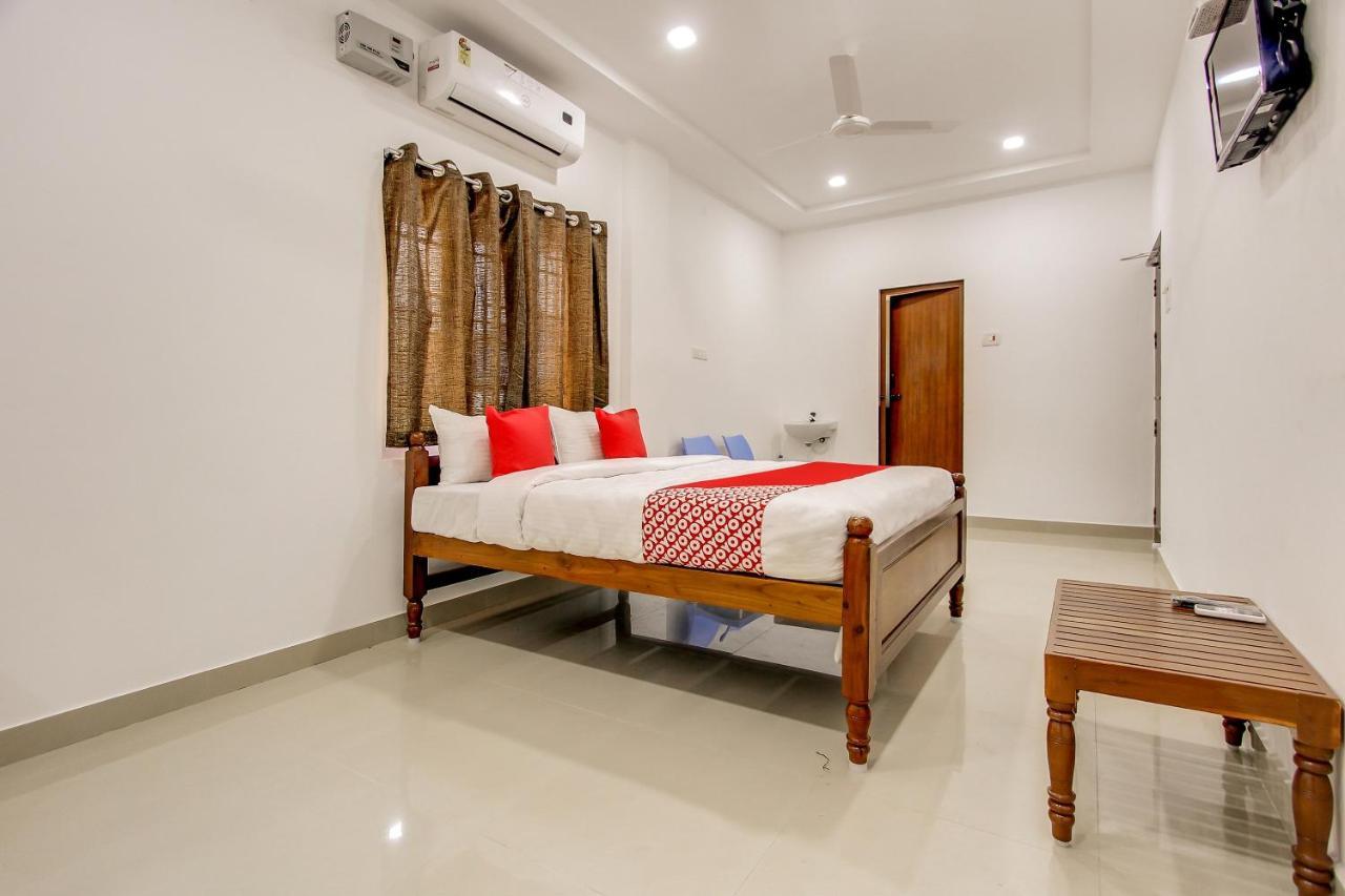 Hotel Oyo 69625 Mayuraa Residency Kumbakonam Exterior foto